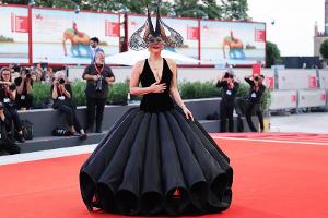 Die leibhaftige Extravaganz: Lady Gaga begeistert Venedig