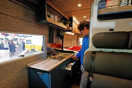 Küchenzeile, Fahrzeugmitte, Innenraum