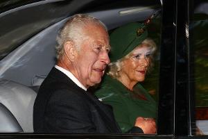 Charles besucht Gottesdienst an Todestag von Queen Elizabeth II.