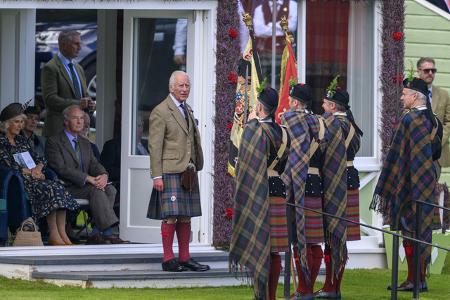 Den ganzen Sommer über finden in Schottland Highland Games statt, große Zusammenkünfte der Clans und Einheimischen. Dabei werden für Kontinentaleuropäer oft seltsam anmutende Traditionen....