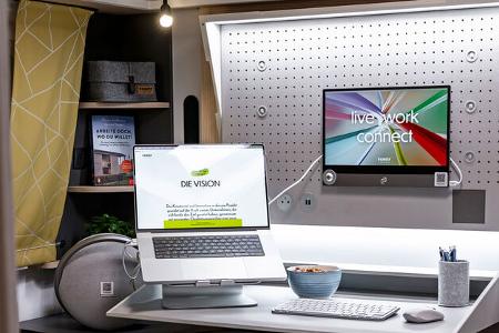 Business-Camping, Schreibtisch 