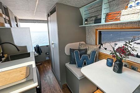 Business-Camping, Tisch