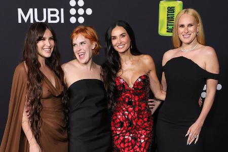 Demi Moore: Strahlender Auftritt mit ihren drei Töchtern
