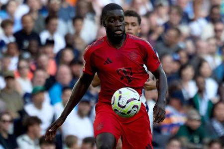 Dayot Upamecano - Note: 4,0 - Leistete sich früh ein Missverständnis mit Neuer. Verteidigte bis zur Pause die Steilpässe dann enorm konsequent. Nach der klaren Führung ließ die Konzentration nach. Wurde bei beiden Gegentore im Tiefschlaf erwischt und stand jeweils viel zu hoch.