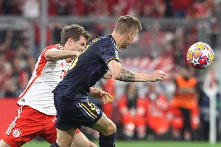 Die deutschen CL-Rekordspieler - Die Top 10 der deutschen Rekordspieler der Champions League ist gespickt mit Profis, die weite Teile ihrer Karriere beim FC Bayern verbracht haben. Thomas Müller ist im Ranking nun an Toni Kroos vorbeigezogen. Die Top 10 zum durchklicken: