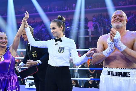 Nach dem Raab-Kampf: Regina Halmich spendet ihren TV-Einmarschmantel