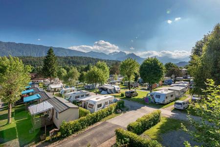 Vogelperspektive, Campingplatz, Caravans, Blauer Himmel, Grün