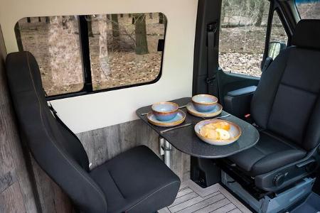 Innova Roadtrip 695 L, Sitzbank