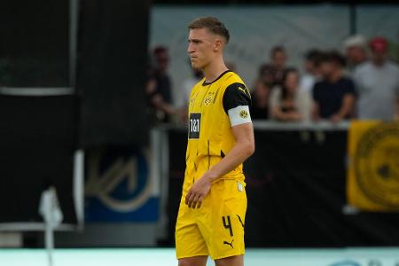 Nico Schlotterbeck - Note: 6,0 - Stand wie viele Dortmunder durchgängig neben sich. Der überragende Millot zeigte ihm komplett die Grenzen auf. Fand keine Antworten auf der Außenbahn und verlor jedes entscheidende Duell. Bei drei Gegentoren sah Schlotterbeck ganz schlecht aus.