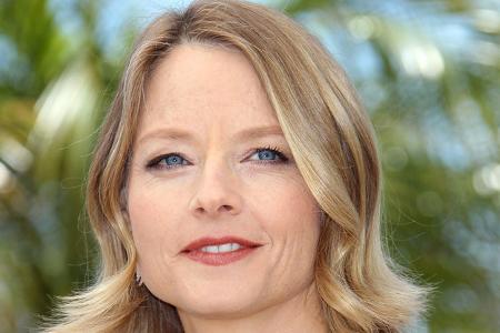 ...Jodie Foster, die schon bei einer gemeinsamen Leseprobe für 'Das Schweigen der Lämmer’ mit ihrem Kollegen Anthony Hopkins erzitterte. Sie mied ihn fortan am Set, bis der Film abgedreht war. Und…
