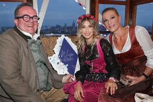 WiesnBummel 2024: Cathy Hummels kombiniert Spaß und Tradition