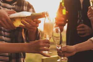 Begleitetes Trinken: Expertin klärt über die Gefahren auf