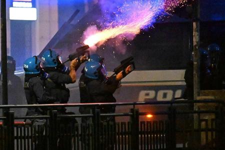 Krawalle überschatten Derby in Genua