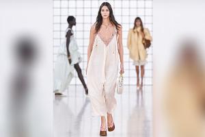 DiCaprios Freundin Vittoria läuft bei allen wichtigen Fashion Shows