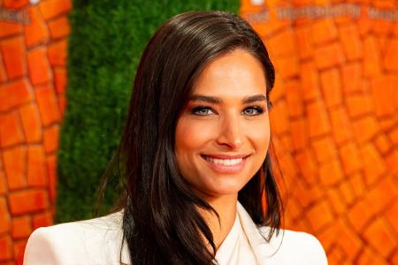 Amira Aly, die Ex-Frau von Oliver Pocher erinnerte sich in Interviews, schon in der Schule aufgrund ihrer dunklen Hautfarbe gehänselt worden zu sein. Auf Social Media habe sie noch immer mit Kommentar ...