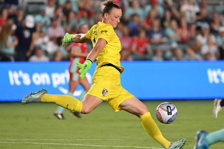 DFB-Coach fliegt sogar ein: Schult fordert Berger in den USA