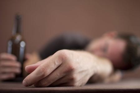 Alkoholvergiftung: Bei diesen Anzeichen ist handeln angesagt