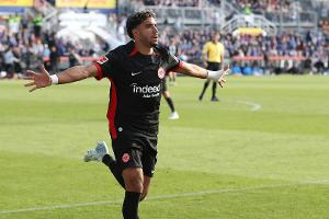 Dank Marmoush-Gala: Frankfurt siegt auch in Kiel