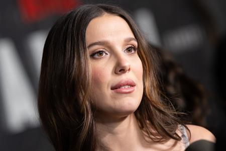 Millie Bobby Brown hat sich der Rettung von Tieren ohne Zuhause verschrieben. Nach den Hunden Dolly, Ronnie, Reggie, Leo, Nora und Winnie trat zuletzt das süße Hündchen Pepperoni in ihr Leben. Platz f ...