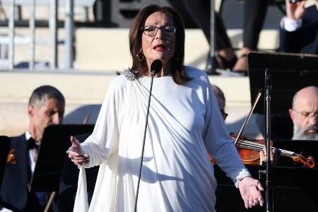 Nana Mouskouri kündet endgültigen Bühnenabschied an