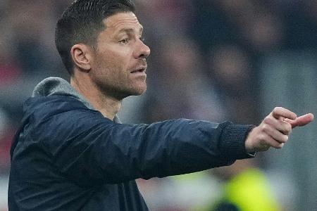 Jubilar Alonso deutet Rotation gegen Kiel an