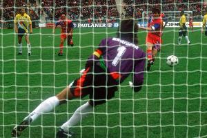 Letzter Frankfurt-Gipfel: Von wegen "Bye, bye, Bayern"!