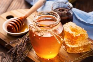 Honig, Senf und mehr: Diese Lebensmittel können nicht schlecht werden