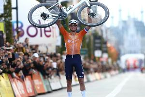 Van der Poel triumphiert bei der Schotter-WM