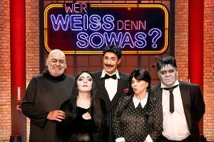 "Wer weiß denn sowas?": Die Addams Family rät im Halloween-Special mit