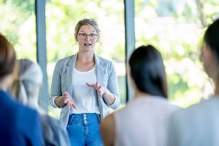 Regelmäßige Schulungen