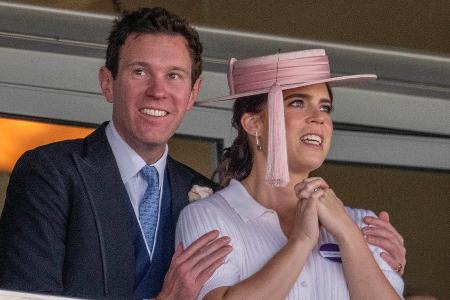 Prinzessin Eugenie feiert Hochzeitstag mit romantischem Kussfoto