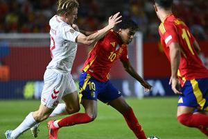 Sieg gegen Dänemark: Spanien übernimmt Tabellenführung