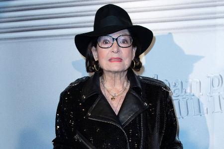 Nana Mouskouri wird 90: Nie ohne meine Brille