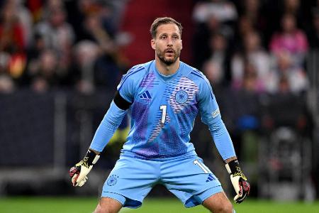 TOR: Oliver Baumann - Note: 3,0 - Wurde in seinem ersten Länderspiel lange Zeit kaum geprüft. Hatte etwas Glück beim Lattenkracher von Xavi Simons (77.). Zeigte in der Schlussphase dann noch eine starke Tat gegen Malen (90.) und hielt den Sieg fest. Insgesamt aber kaum im Fokus.