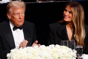 Selten zu sehen: Melania Trump zeigt sich mit Donald und einem Lächeln