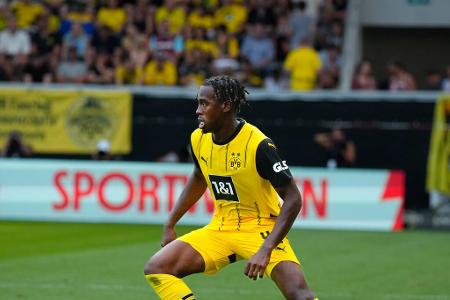 Jamie Gittens (ab 46.) - Note: 2,5 - Brauchte lange, um das Offensivspiel zu beleben. Kam nach seiner Einwechslung kaum einmal an den Ball. Hatte er diesen jedoch einmal am Fuß, dann wurde es stets gefährlich. Bereitete so auch das 2:1 mit einem tollen Dribbling und Flanke vor.