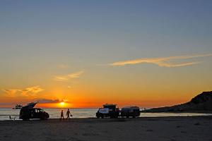 Albanien mit dem Campingbus Sonnenuntergang f