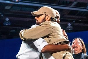 Barack Obama rappt Eminem-Hit bei Harris-Kundgebung