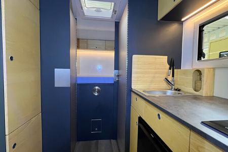 Wilde Expedition-Truck, Küchenzeile