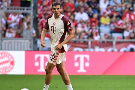 FC Bayern mit Palhinha gegen Barca