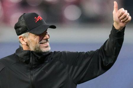 Kind amüsiert Rose: Kurioser PK-Moment in Leipzig