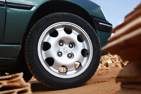 Peugeot 205 Cabrio 1.4 Roland Garros, Rad