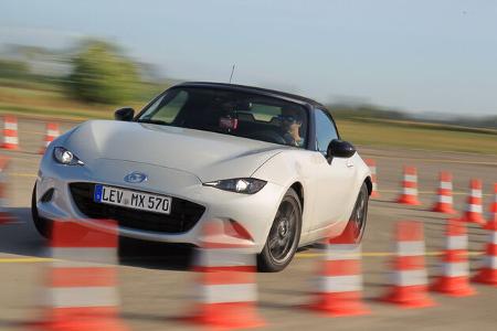 Mazda MX-5 Skyactiv-G 131, Frontansicht, Kurvenfahrt