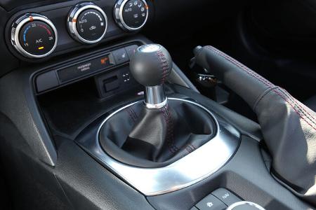 Mazda MX-5 Skyactiv-G 131, Schalthebel