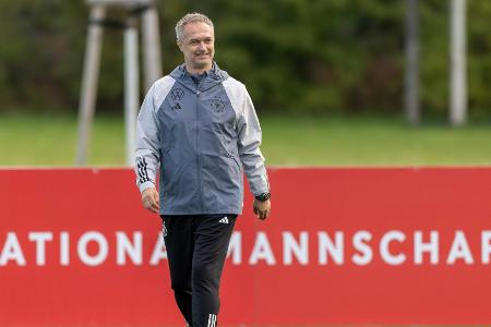 Wück-Premiere mit Debütantin Hoffmann