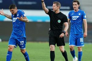 Schiedsrichter Welz verletzt: Premiere für Haslberger