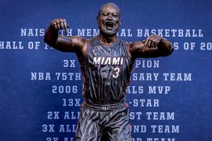 Hübsch-hässliche Wade-Statue in Miami: "Wer ist der Kerl?"