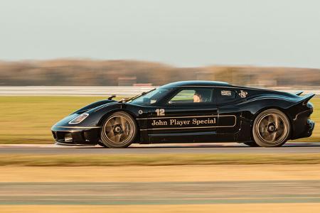 12/2021, Radford Type 62-2 mit Jenson Button auf der Rennstrecke