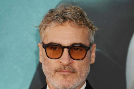 Joaquin Phoenix ist 50. Der Schauspieler kam am 28. Oktober 1974 als Joaquin Rafael Bottom im puertorikanischen San Juan zur Welt.