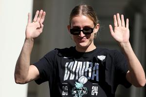 Basketball: Fiebich kritisiert geringe Löhne für Frauen